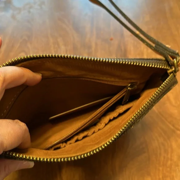 Patricia Nash wristlet - Picture 3 of 4